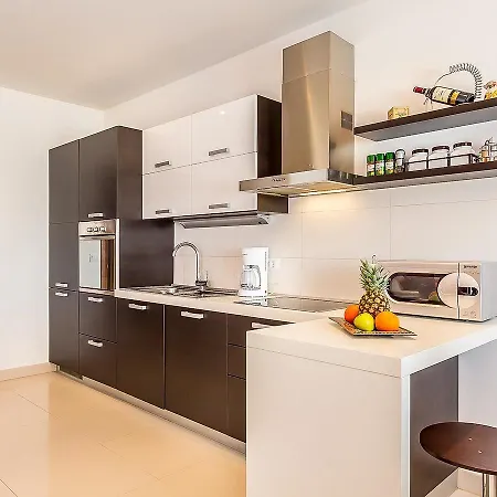 Orange House Apartment